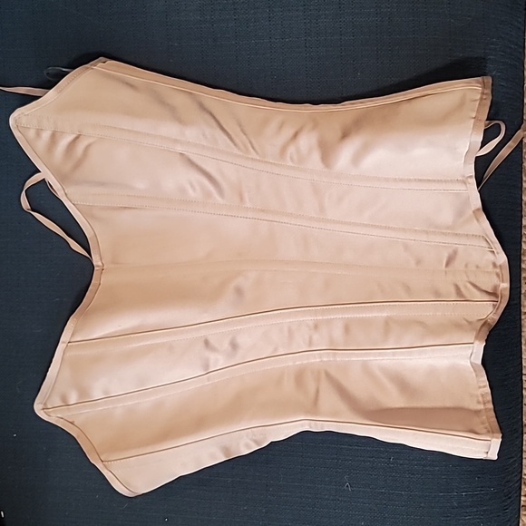 Corset Top - Picture 2 of 4